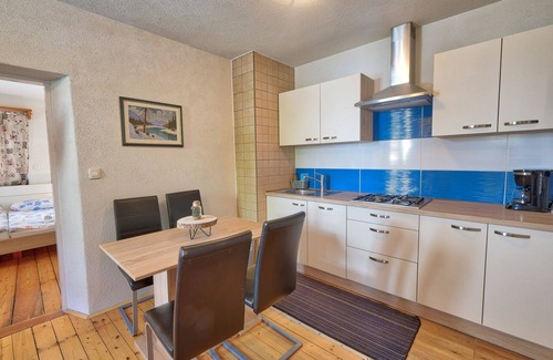Podkoren Apartment | Apartment Planica 1 with a garden & a hot tub