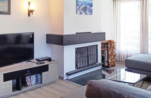 Saint-Pierre-de-Clages Apartment | Apartment Platanes A1 by Interhome