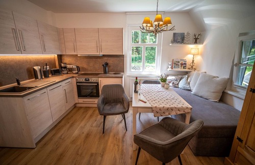 Baerenburg Apartment | Apartment Platzhirsch, charming, with forest view and large bathroom