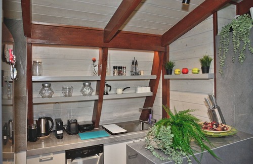 Oropos Apartment | Apartment 'Pool Villa Desmira' with Sea View, Wi-Fi and Air Conditioning