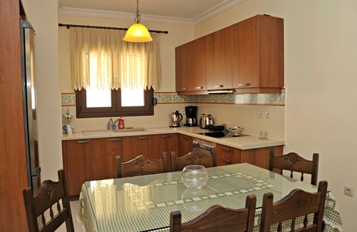 Kerveli Apartment | Apartment 'Posidon' in Kerveli Luxury Villa, Pool & Folklore Museum