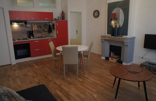 Bourg-les-Valence Apartment | Apartment-Private Bathroom-Mountain view-Crussol 2