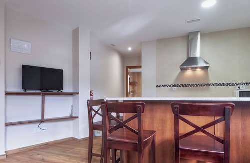Cecos Apartment | Apartment 'Primero Izquierda' with Shared Garden and Wi-Fi