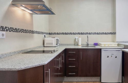 Cecos Apartment | Apartment 'Primero Izquierda' with Shared Garden and Wi-Fi