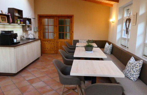 Glueckstadt Apartment | Apartment-Private Bathroom-Terrace