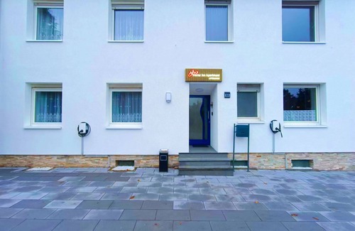 Dormagen Apartment | Apartment-Private Bathroom-Garden view