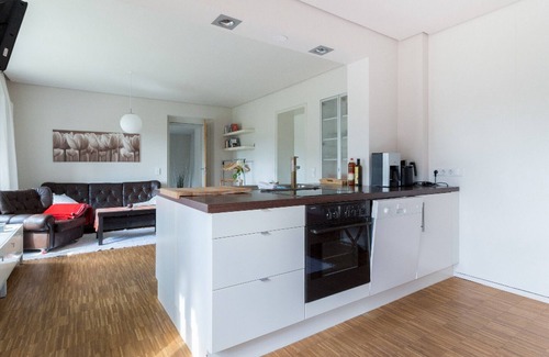 Hochheim Apartment | Apartment-Private Bathroom-Garden view