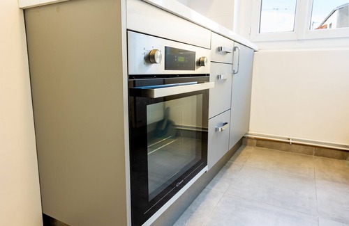 Le Pre-Saint-Gervais Apartment | Apartment-Private Bathroom