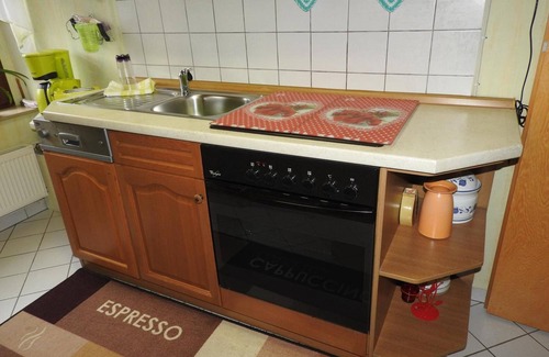 Sondershausen Apartment | Apartment 'Private Fam Wölke' with Mountain View, Private Garden and Wi-Fi