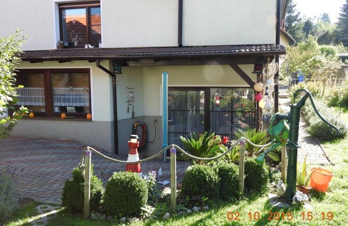 Sondershausen Apartment | Apartment 'Private Fam Wölke' with Mountain View, Private Garden and Wi-Fi