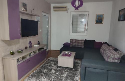 Trebesinj Apartment | Apartment Provence