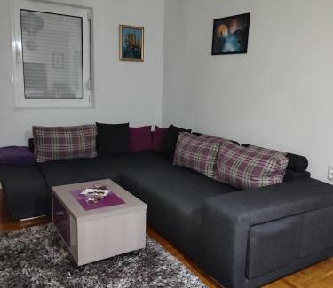 Trebesinj Apartment | Apartment Provence