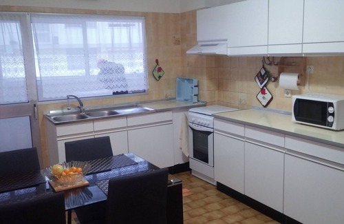 Vila Praia de Ancora Apartment | Apartment of 90 m2 1st line facing the ocean