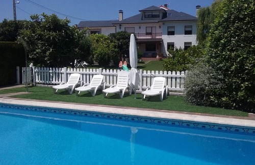 Mogro Apartment | Apartment Pueblo de Mogro with swimming pool and garden-Beach- near Santander