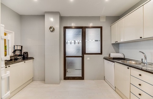 Puerto Banus Apartment | Apartment 'Puerto Banus2 Beachfront and Pools' with Shared Pool, Wi-Fi and Air Conditioning