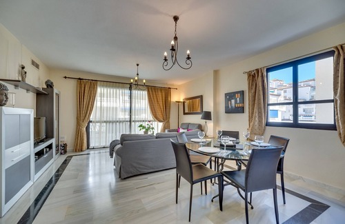 Puerto Banus Apartment | Apartment 'Puerto Banus2 Beachfront and Pools' with Shared Pool, Wi-Fi and Air Conditioning