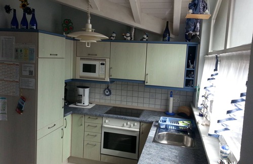 Hofstetten Apartment | Apartment 'Puppenstube' with Balcony and Wi-Fi