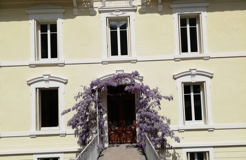 Luzenac Apartment | Apartment 'Pyrénées-Ariégeoises' with Mountain View, Shared Garden and Wi-Fi