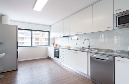 Vila Nova de Gaia Apartment | Apartment Qian Av. Republic