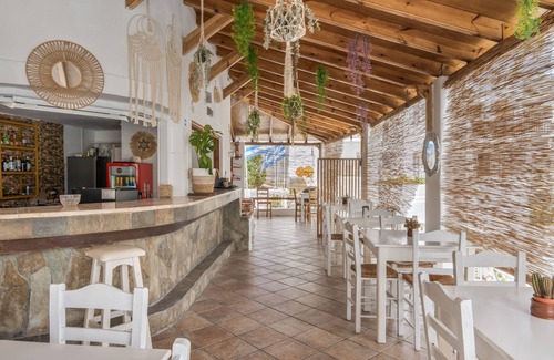 Kalymnos Town Apartment | Apartment 'Quadruple Room No 4' with Mountain View, Wi-Fi and Air Conditioning