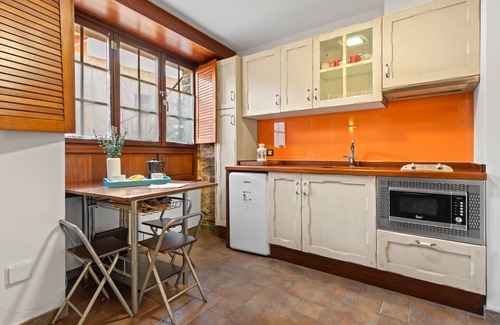 Vegadeo Apartment | Apartment 'R De Alborada Del Eo' with Mountain View, Private Terrace and Wi-Fi