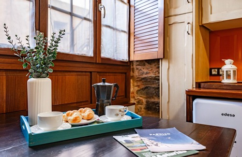 Vegadeo Apartment | Apartment 'R De Alborada Del Eo' with Mountain View, Private Terrace and Wi-Fi