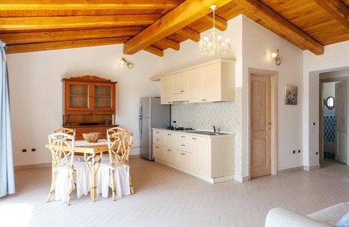 Arzachena Apartment | Apartment 'R House' with Sea View & Wi-Fi