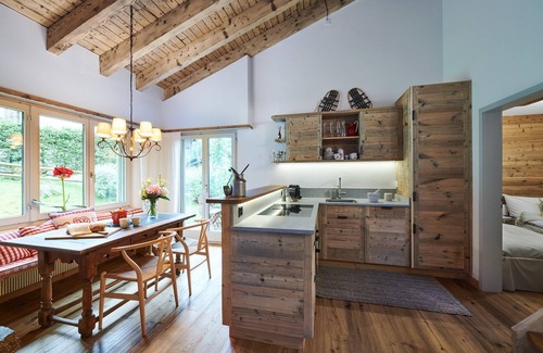 Klosters Platz Apartment | Apartment 'Randulina' with Shared Terrace, Private Garden and Wi-Fi
