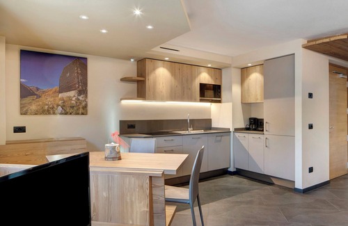 Livigno Apartment | Apartment 'Rasia Residence Relax' with Mountain View, Shared Garden and Wi-Fi