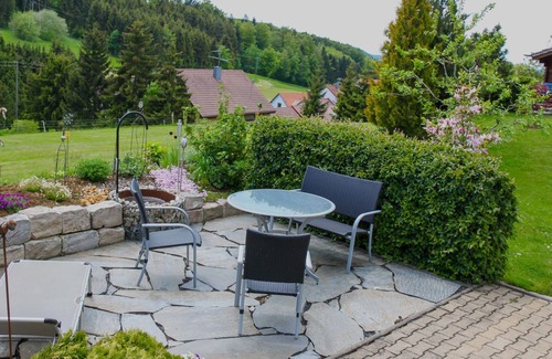 Muensingen Apartment | Apartment 'Rauscher' with Private Terrace and Wi-Fi