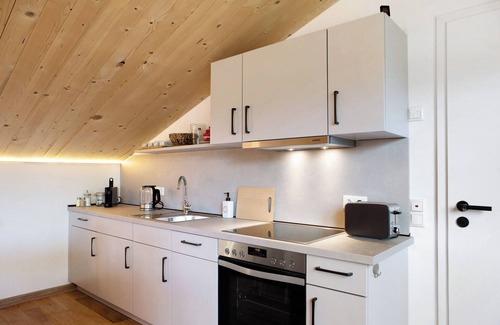 Schlitz Apartment | Apartment 'Refugium Aus Vollholz' with Mountain View, Shared Garden and Wi-Fi