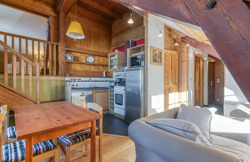 Villard-Reculas Apartment | Apartment 'Regain 8' with Mountain View and Balcony