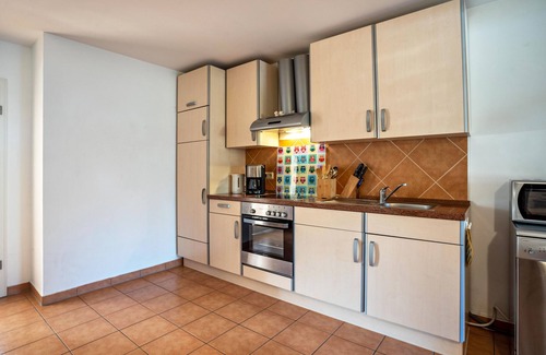 Ladebow Apartment | Apartment 'Reinhards' with Private Terrace, Private Garden and Wi-Fi