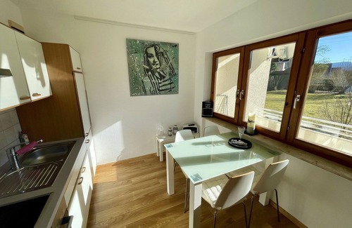 Kadelburg Apartment | Apartment 'Relax Holidays' with Private Terrace and Wi-Fi