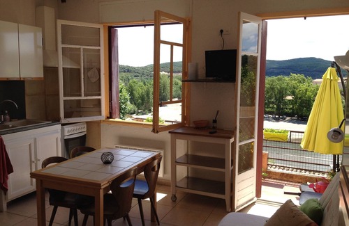 Roquebrun Apartment | Apartment rental overlooking the river in the heart of the village of Roquebrun