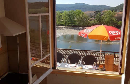 Roquebrun Apartment | Apartment rental overlooking the river in the heart of the village of Roquebrun