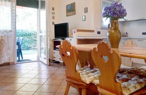 Sasso Moro Apartment | Apartment 'Residenza Sasso Moro' with Lake View, Shared Pool & Wi-Fi