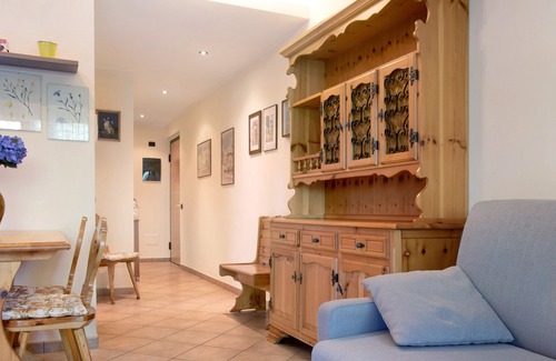 Sasso Moro Apartment | Apartment 'Residenza Sasso Moro' with Lake View, Shared Pool & Wi-Fi
