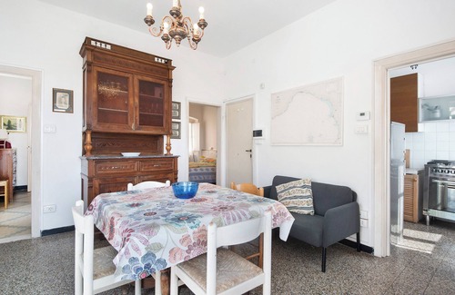 Bonassola Apartment | Apartment "Rezzano 12" with Terrace & A/C