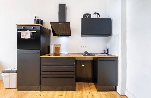 Emmelsum Apartment | Apartment 'Rheinberg Zentrum 1' with Wi-Fi