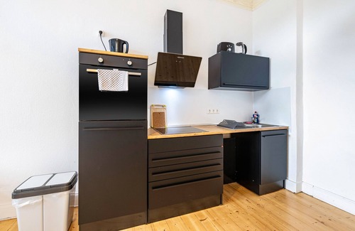 Emmelsum Apartment | Apartment 'Rheinberg Zentrum 1' with Wi-Fi