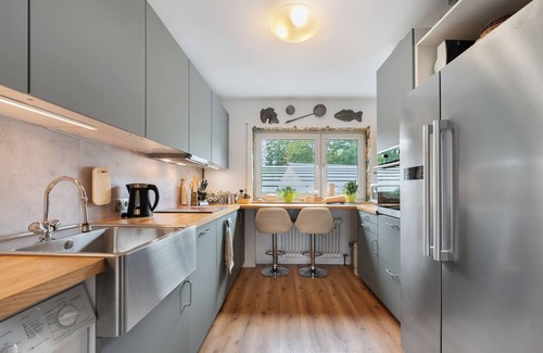 Urbar Apartment | Apartment 'Rheinblick Am Rheinsteig' with Mountain View, Wi-Fi and Air Conditioning