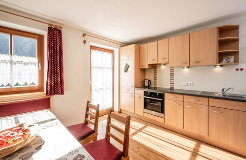 Campo Tures Apartment | Apartment 'Rieplechn App Bergblick' with Mountain View, Shared Garden and Wi-Fi