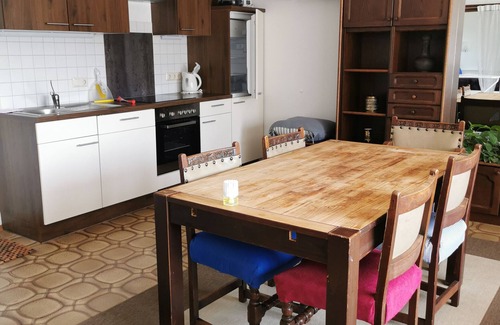 Schiefling am See Apartment | Apartment 'Right' with Shared Garden