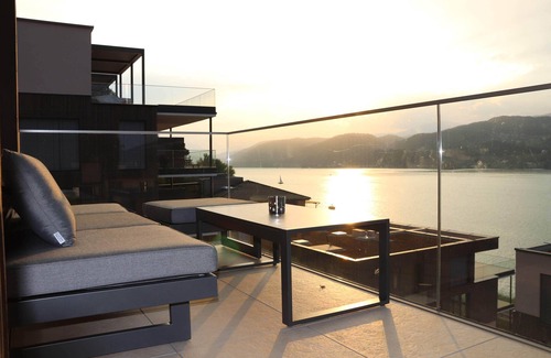 Maria Woerth Apartment | Apartment right on the Wörthersee