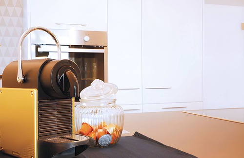 Thalheim Apartment | Apartment 'Rist' with Private Terrace, Shared Garden and Wi-Fi