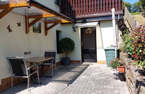 Struppen Apartment | Apartment "Rittergut" with Private Terrace & Wi-Fi