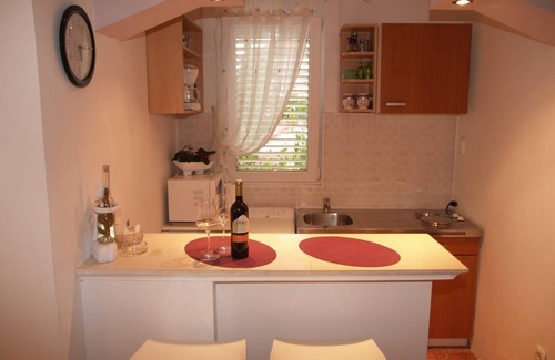 Cove Tri Zala (Zrnovo) Apartment | Apartment Rizzi A2 with Sea View