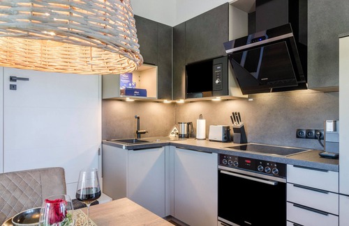 Burgweiler Apartment | Apartment "Romanas" with Private Terrace & Wi-Fi