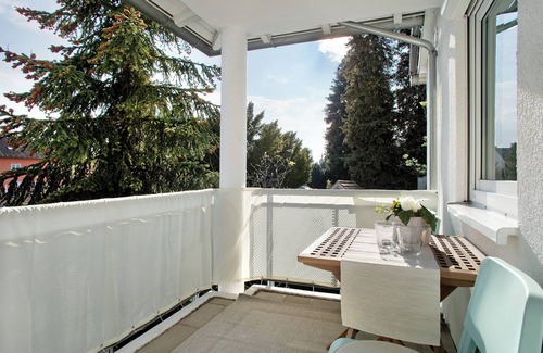 Aschach Apartment | Apartment 'Römerpark Bergblick' with mountain view, balcony, garage and WIFI